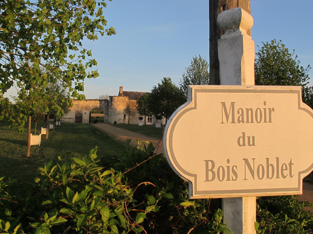 Manoir Du Bois Noblet Panzió Louerre Kültér fotó